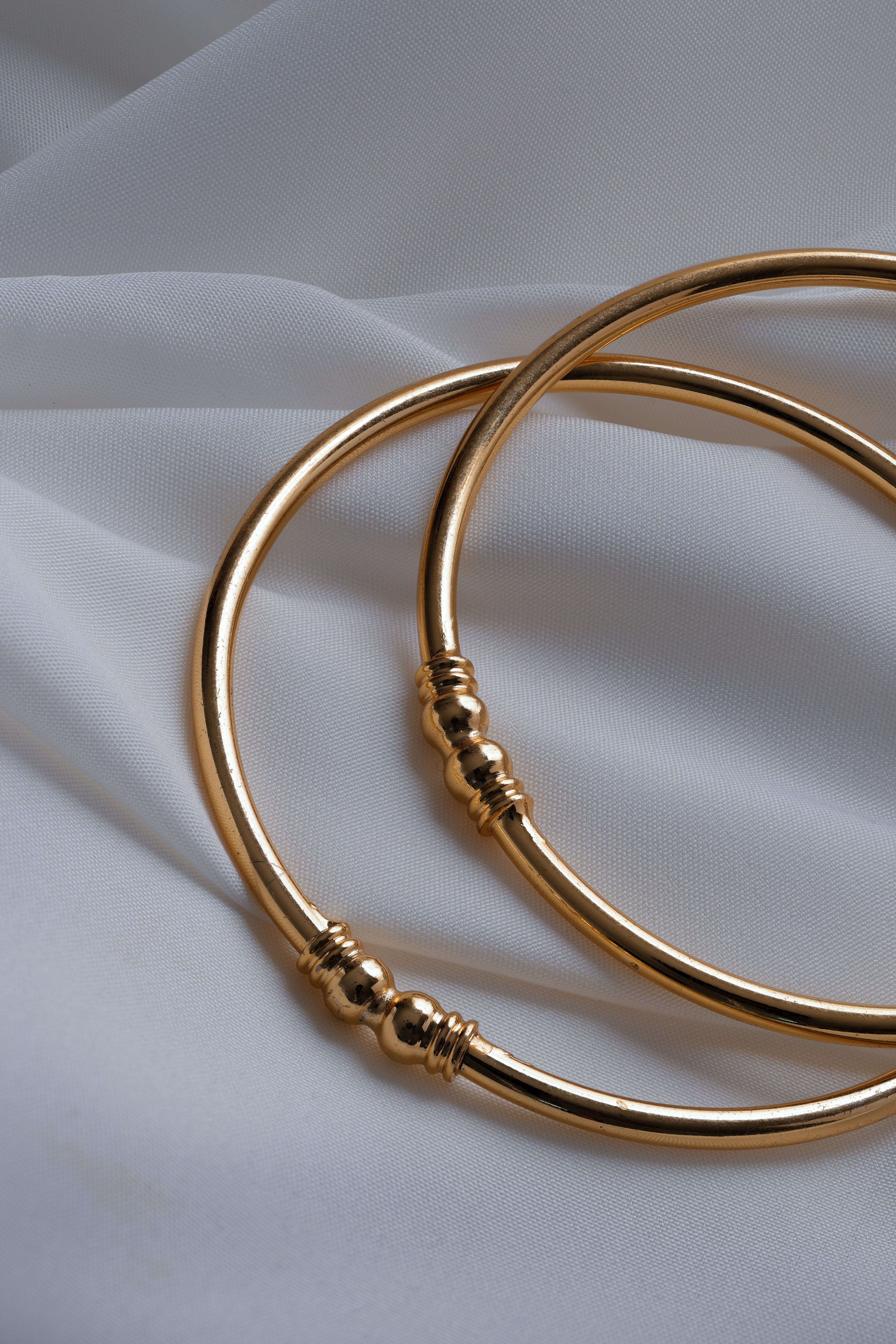 Gold feel, made for daily wear ( set of 2)