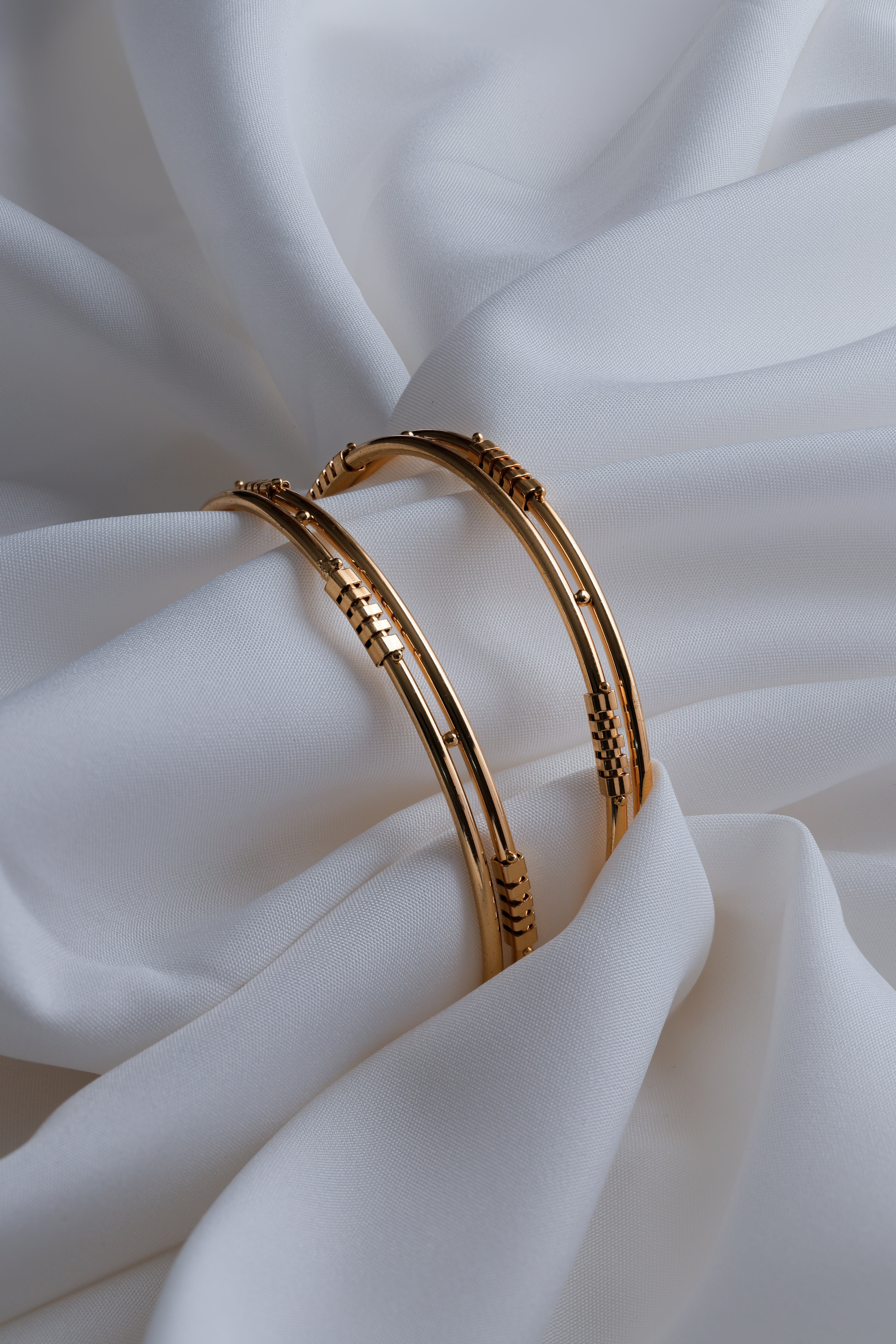 Luxurious Gold-Plated Dual-Band Bangles (Set of 2)