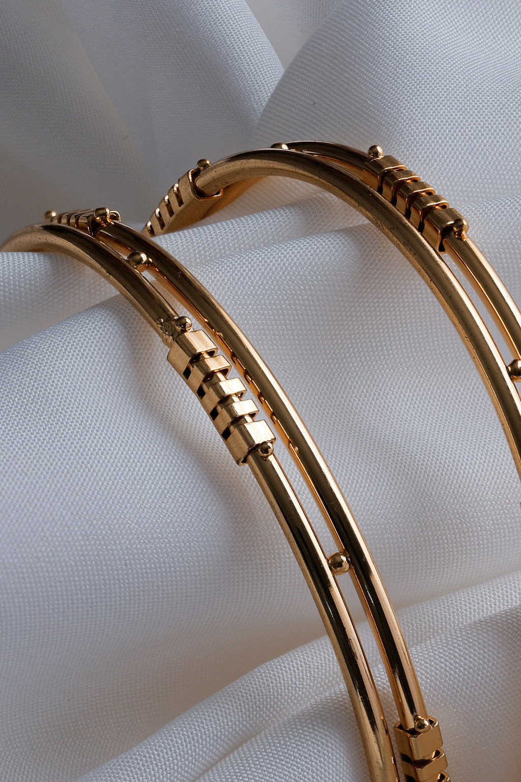 Luxurious Gold-Plated Dual-Band Bangles (Set of 2)