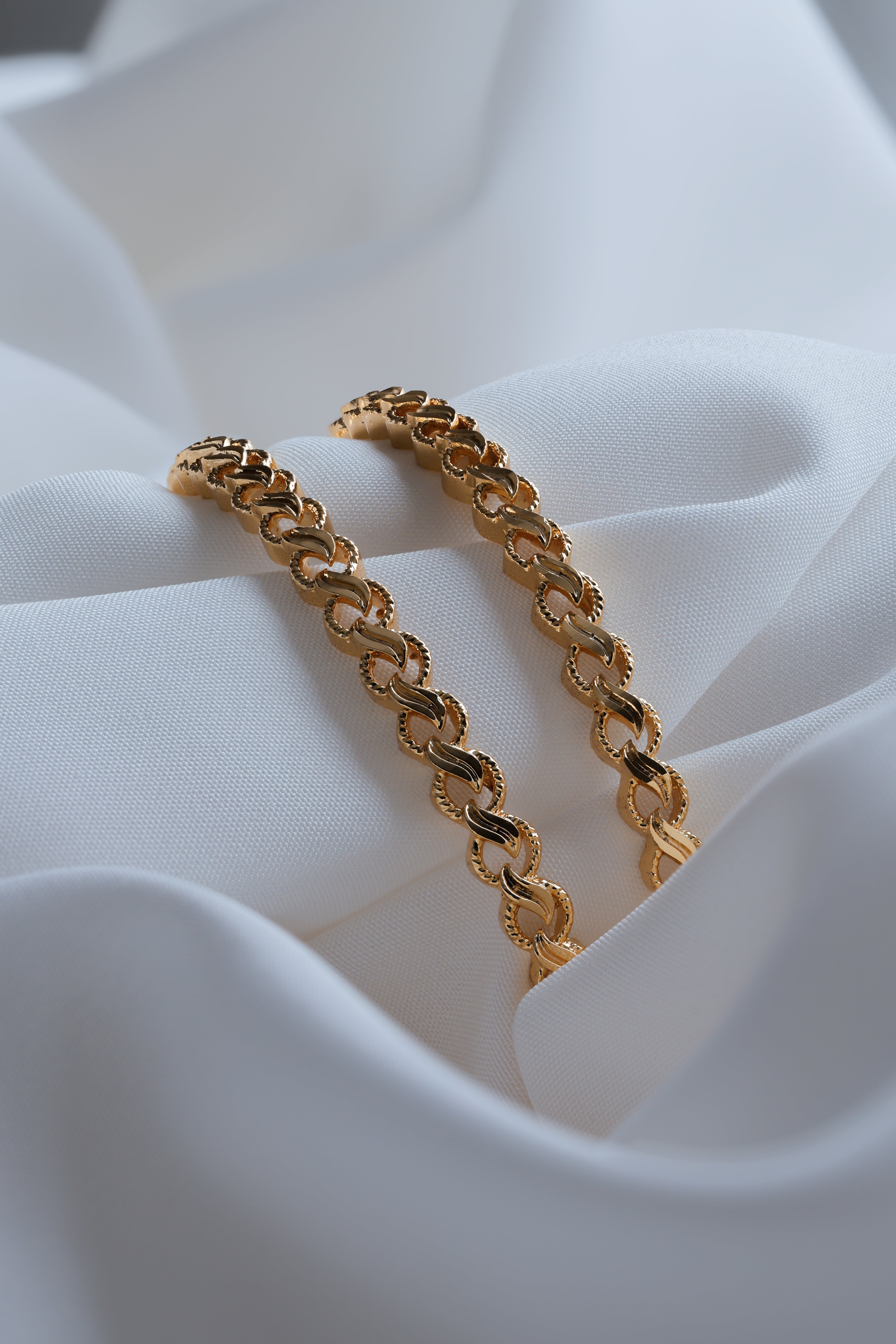 Classic Daily Wear Gold-Plated Intricate Filigree Bangles – (Set of 2)