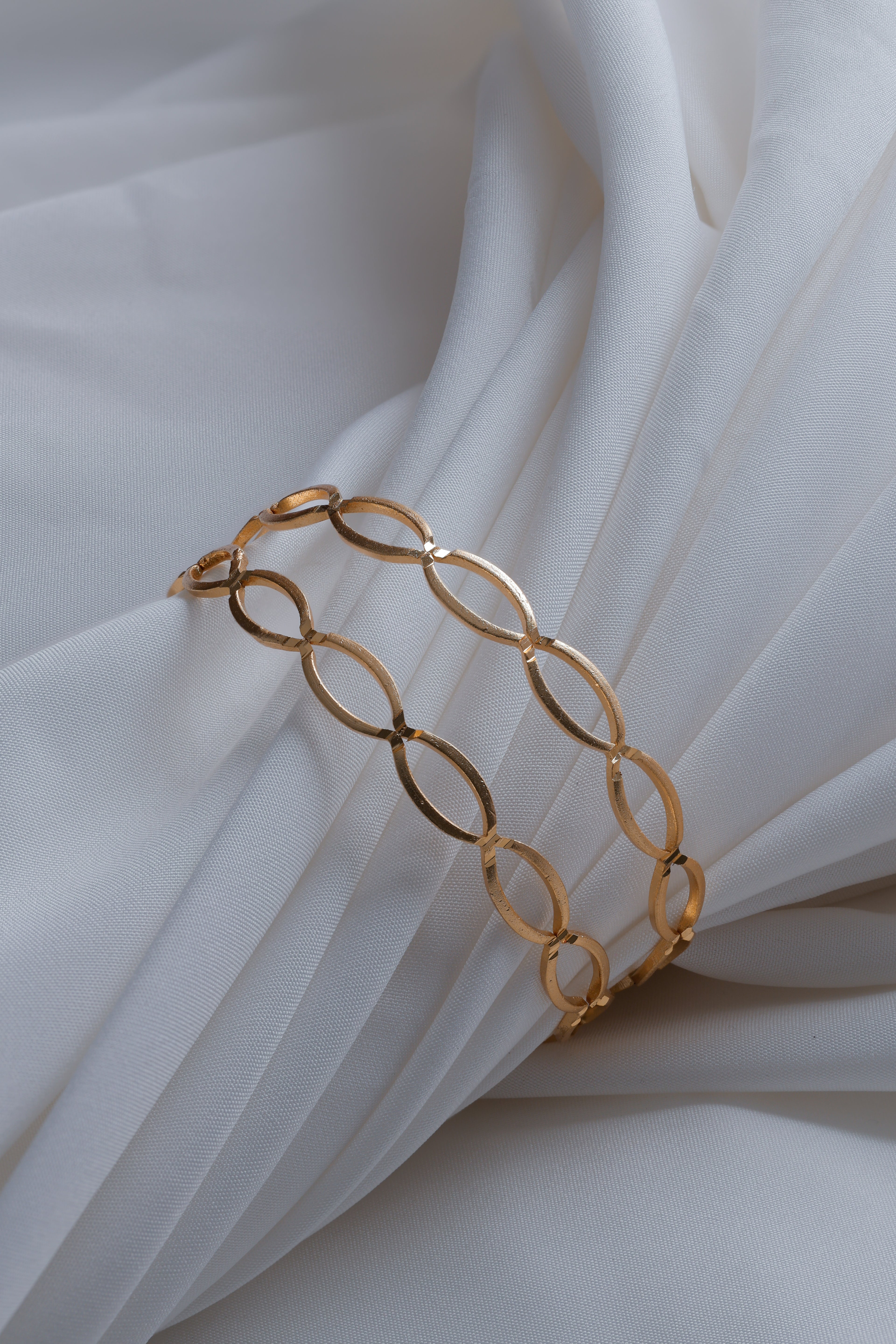 Elegant Gold Plated Oval-Link Bangles – (Set of 2)