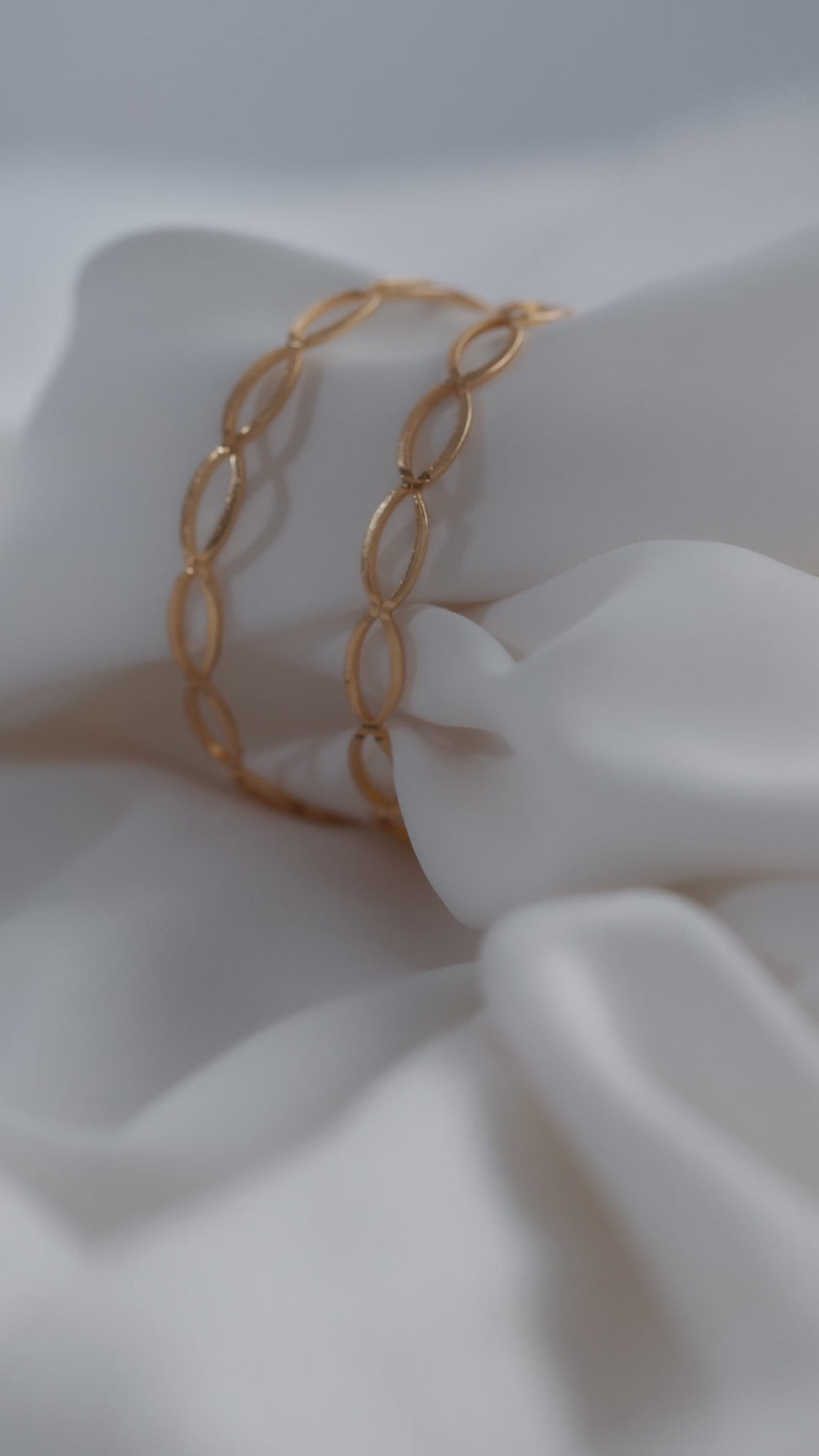 Elegant Gold Plated Oval-Link Bangles – (Set of 2)